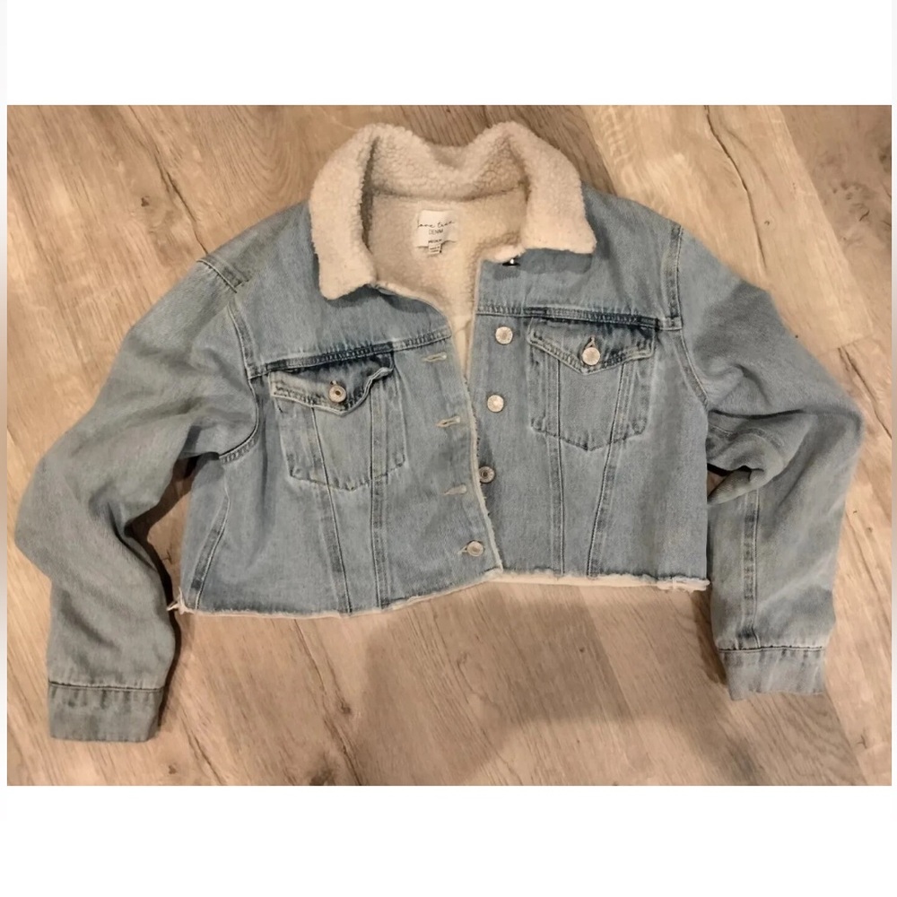 Lane Tree Denim Jean Jacket Light Blue Wash Lined cropped distressed Size Medium